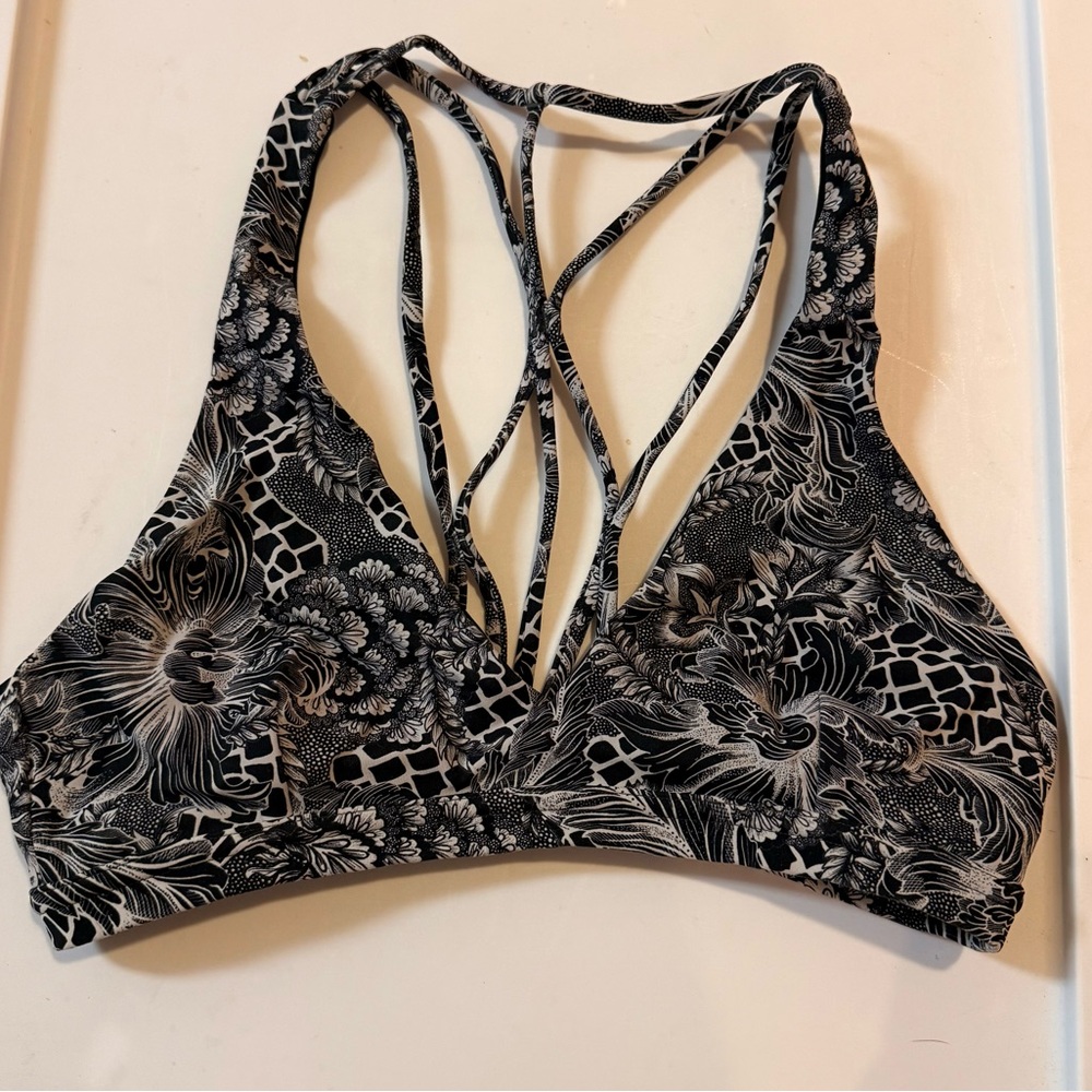 Lululemon Raise The Barre Bra
Nouveau Starlight Black